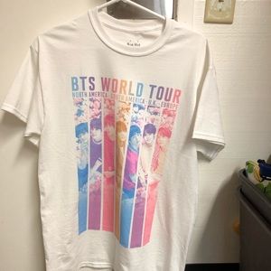 NEW BTS white rainbow 2019 world tour tshirt M